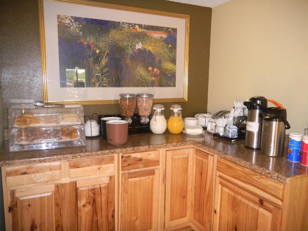 Knights Inn Bridgeport Frankenmuth Экстерьер фото