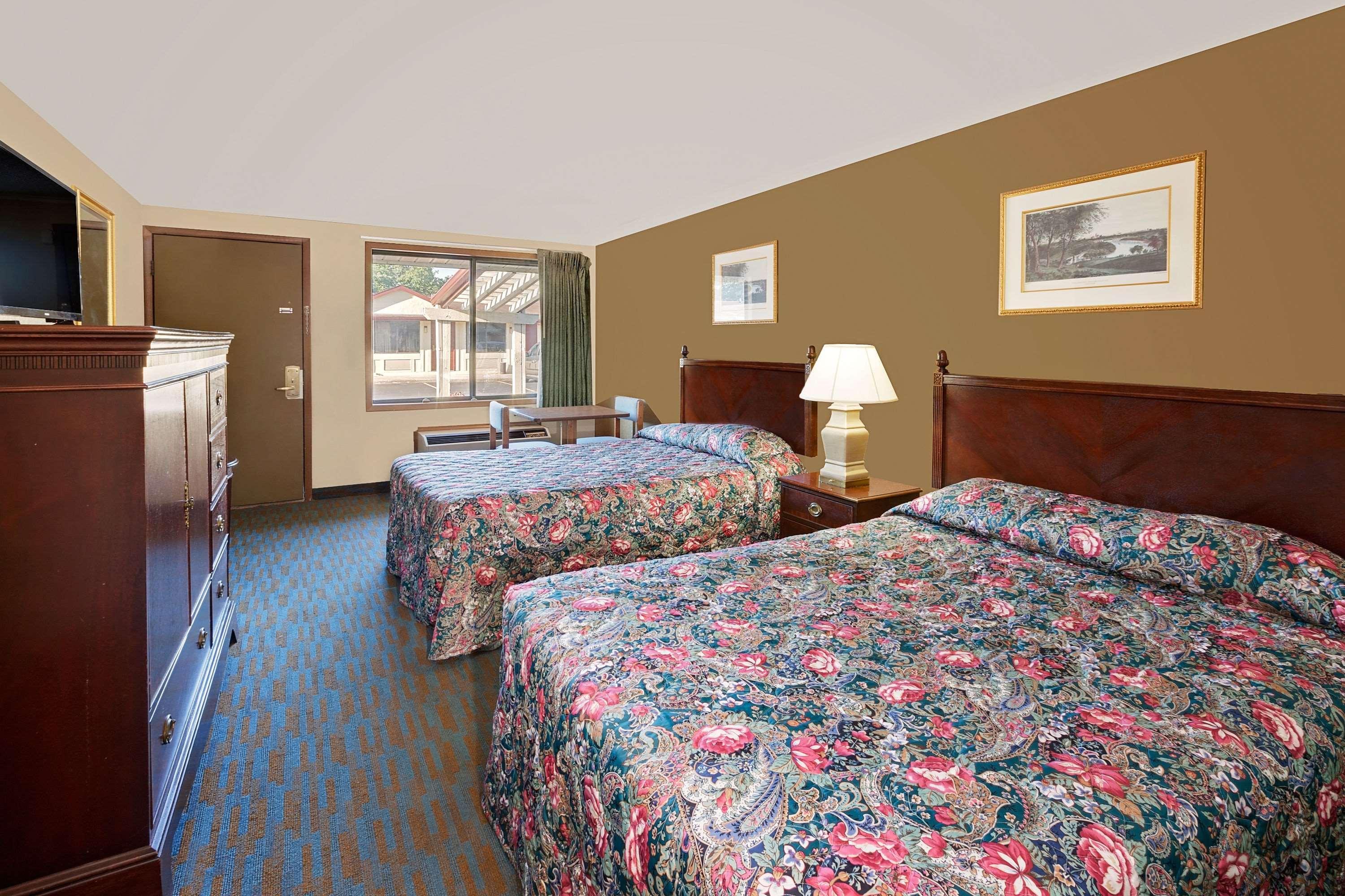 Knights Inn Bridgeport Frankenmuth Экстерьер фото