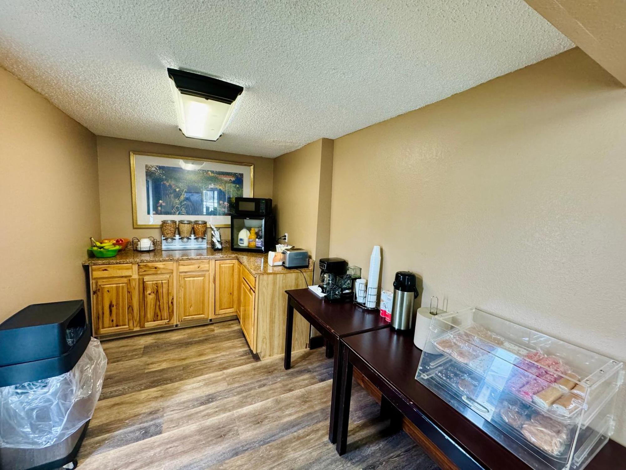 Knights Inn Bridgeport Frankenmuth Экстерьер фото