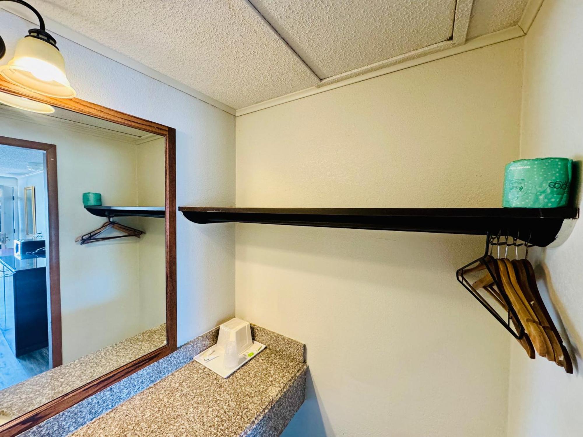 Knights Inn Bridgeport Frankenmuth Экстерьер фото