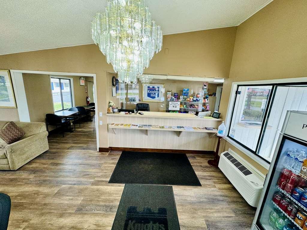 Knights Inn Bridgeport Frankenmuth Интерьер фото